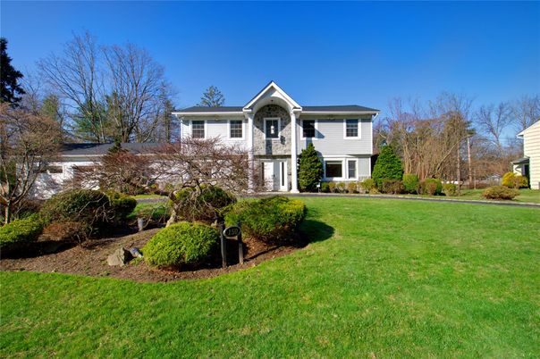Backyard, Exterior, Facade, Raised Ranch