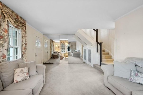 Chandelier, Interior, Living room
