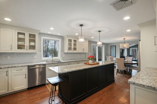 Chandelier, Dining room, Interior, Kitchen, Pendant Lights, Recessed Lighting, Stainless Steel Appliances, Wood Texture Flooring