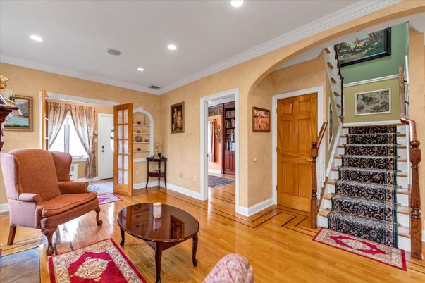 Interior, Recessed Lighting, Wood Texture Flooring