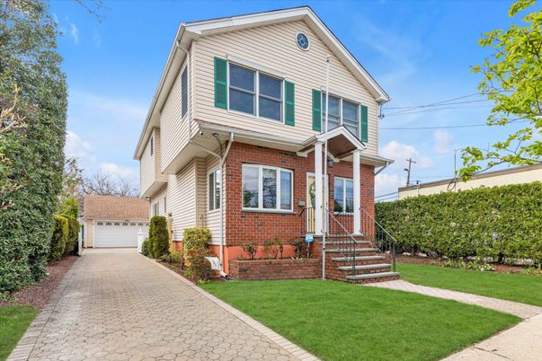 Detached Garage, Exterior, Facade, Brick Facade, Queen Anne Victorian