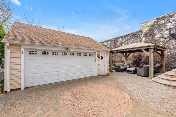 Detached Garage, Exterior