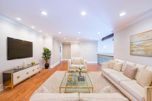Interior, Living room, Recessed Lighting, Water, Wood Texture Flooring