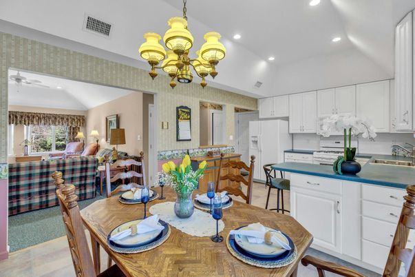 Chandelier, Dining room, Interior, Kitchen, Recessed Lighting