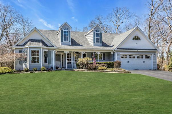 Attached, Exterior, Facade, Farmhouse