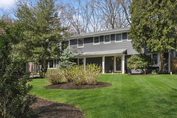 Backyard, Exterior, Facade, Raised Ranch