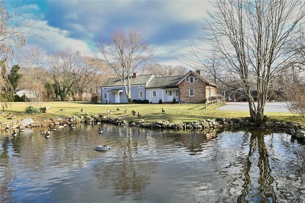Exterior, Lake