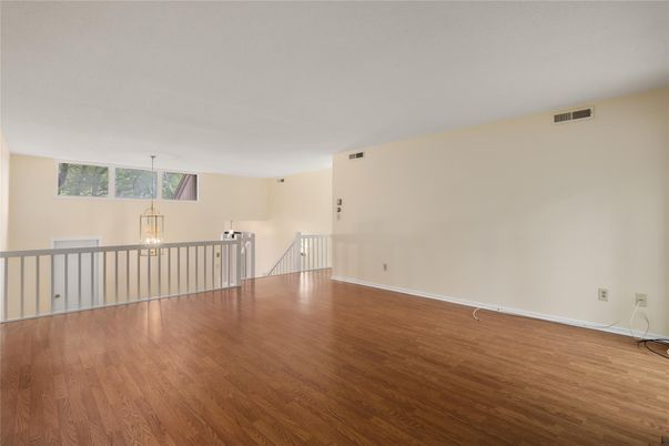 Empty room, Interior, Pendant Lights, Wood Texture Flooring