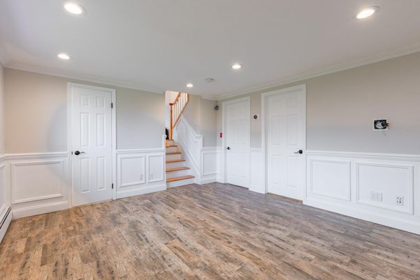 Empty room, Interior, Recessed Lighting, Wood Texture Flooring