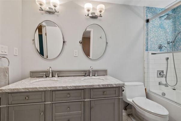Bathroom, Dual Sink Vanities, Interior