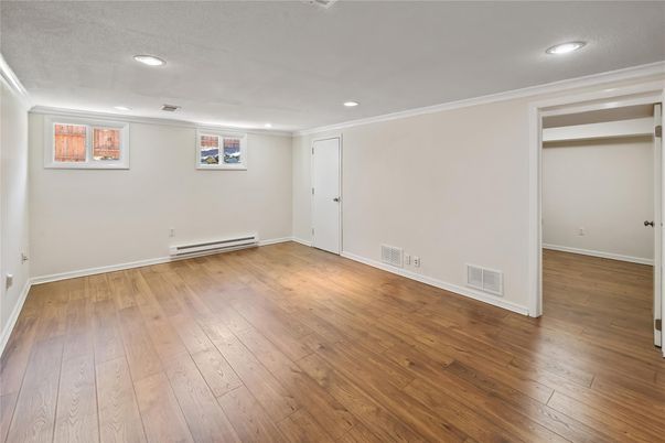 Empty room, Interior, Recessed Lighting, Wood Texture Flooring
