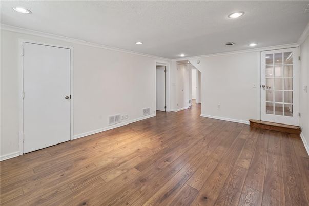 Empty room, Interior, Recessed Lighting, Wood Texture Flooring