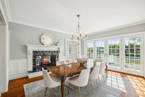 Chandelier, Dining room, Fireplace, Interior, Wood Texture Flooring