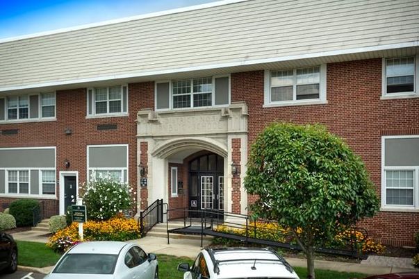 Exterior, Facade, Brick Facade, Rowhouse