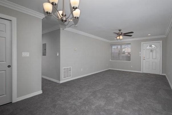 Chandelier, Empty room, Interior, Recessed Lighting