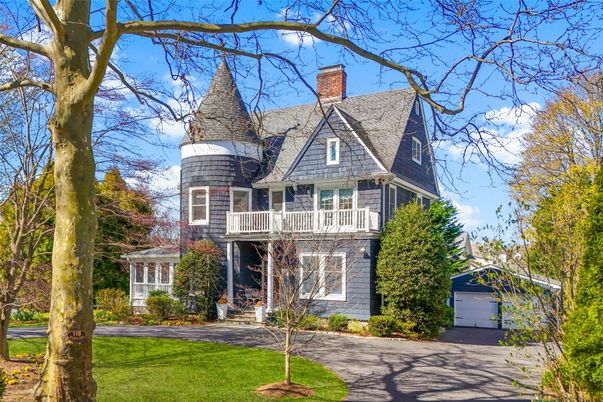 Detached Garage, Exterior, Facade, Queen Anne Victorian