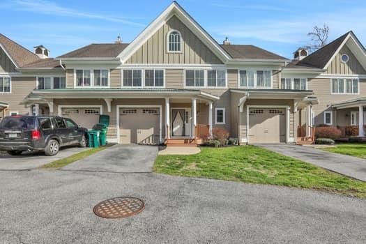Attached, Exterior, Facade, Farmhouse