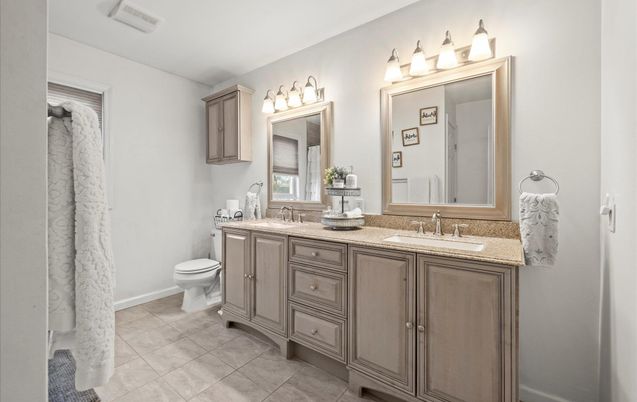 Bathroom, Dual Sink Vanities, Interior