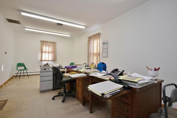 Home Office, Interior