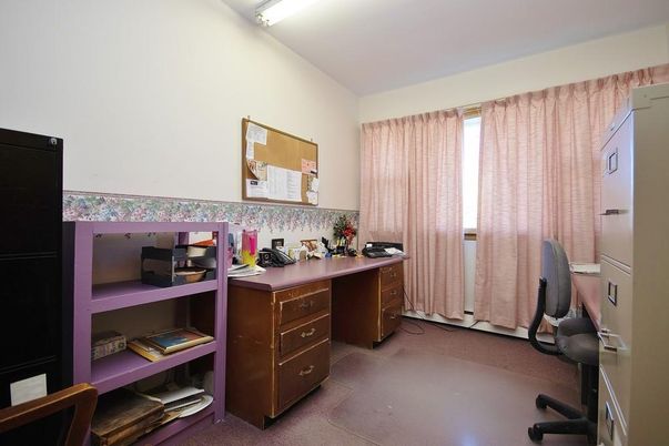 Home Office, Interior