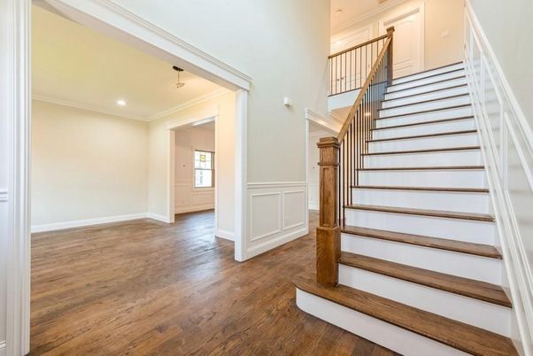Interior, Recessed Lighting, Wood Texture Flooring