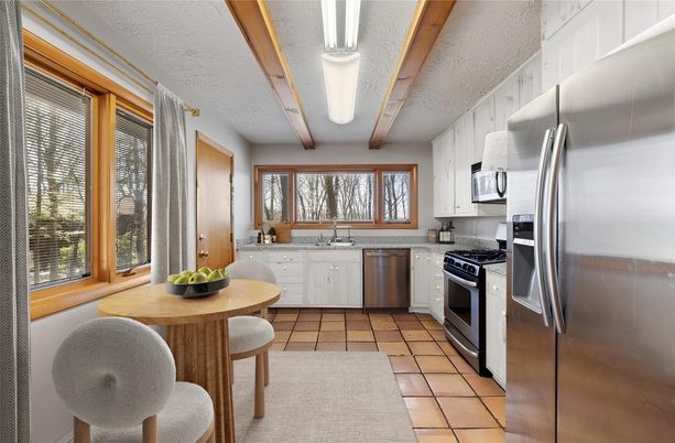 Dining room, Interior, Kitchen, Stainless Steel Appliances