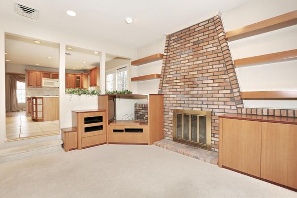 Fireplace, Interior, Kitchen, Recessed Lighting