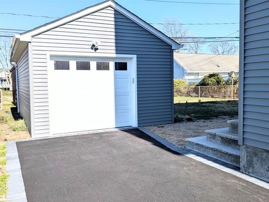 Detached Garage, Exterior