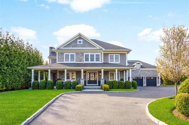 Attached, Exterior, Facade, Farmhouse