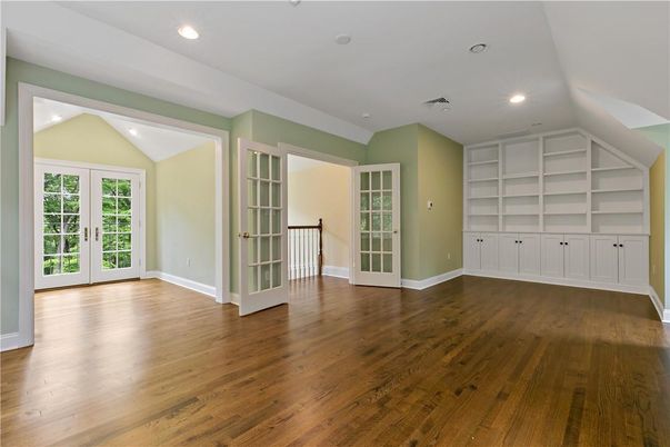 Empty room, Interior, Recessed Lighting, Wood Texture Flooring