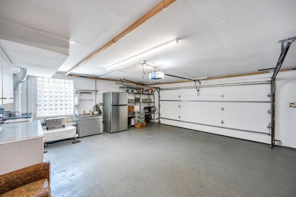 Garage, Interior, Washer