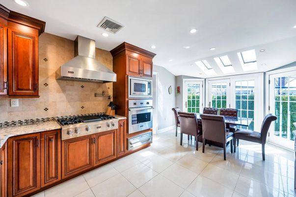 Dining room, Interior, Kitchen, Recessed Lighting, Stainless Steel Appliances
