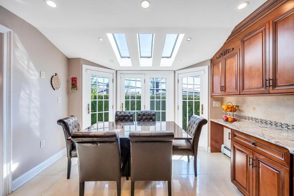 Dining room, Interior, Recessed Lighting