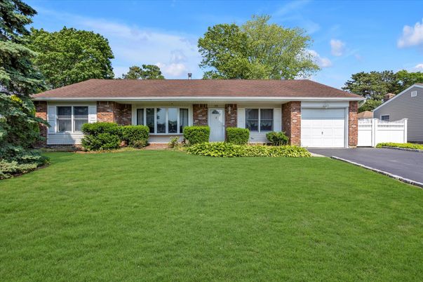Attached, Exterior, Facade, Brick Facade, Ranch