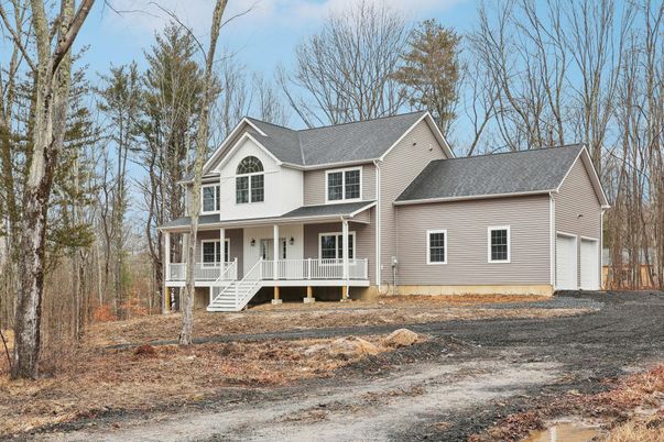Attached, Exterior, Facade, Farmhouse