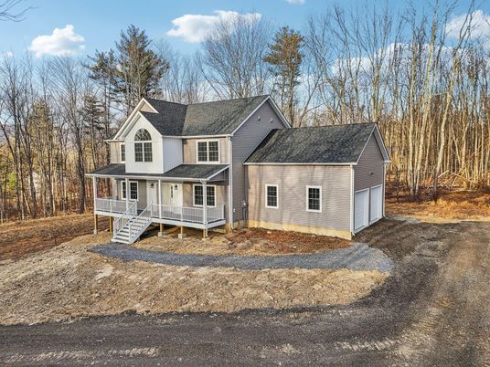 Backyard, Exterior, Facade, Farmhouse