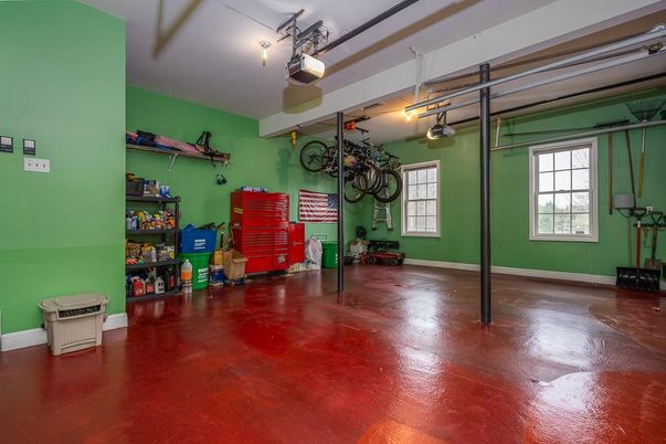 Garage, Interior