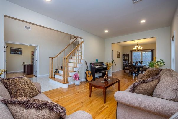 Chandelier, Dining room, Interior, Living room, Piano, Recessed Lighting, Wood Texture Flooring