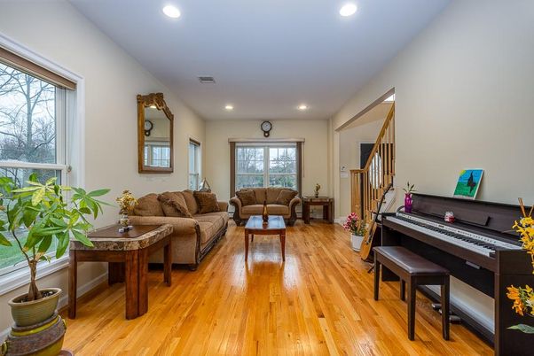 Interior, Living room, Piano, Recessed Lighting, Wood Texture Flooring