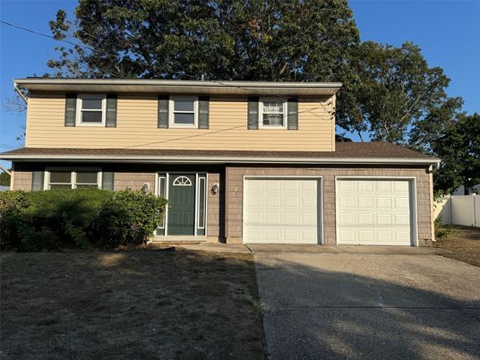 Attached, Exterior, Facade, Split Level