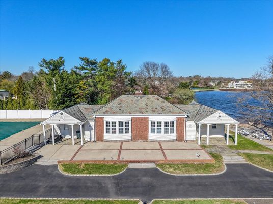 Exterior, Pool, Water