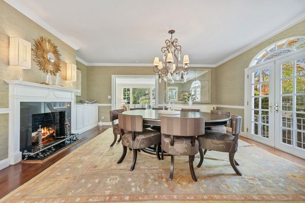Chandelier, Dining room, Fireplace, Interior, Wood Texture Flooring