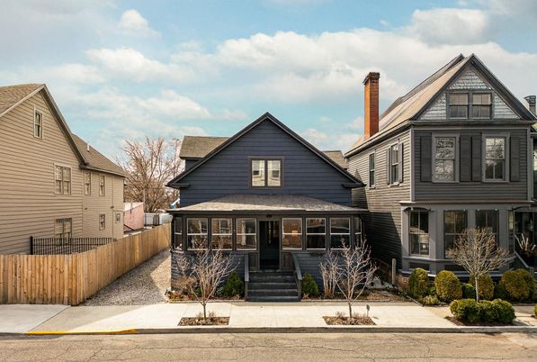 Exterior, Facade, Queen Anne Victorian