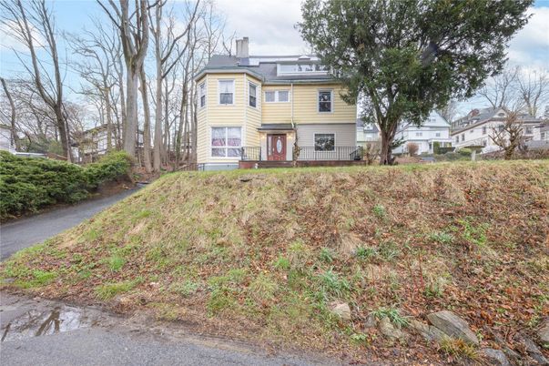 Backyard, Exterior, Facade, Queen Anne Victorian