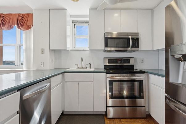 Interior, Kitchen, Stainless Steel Appliances