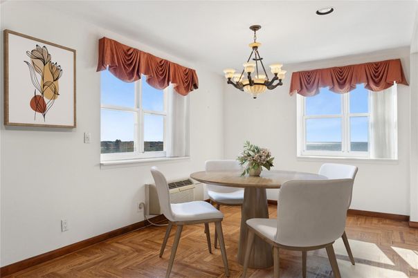Chandelier, Dining room, Interior, Recessed Lighting, Wood Texture Flooring