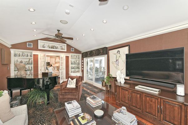 Interior, Living room, Piano, Recessed Lighting