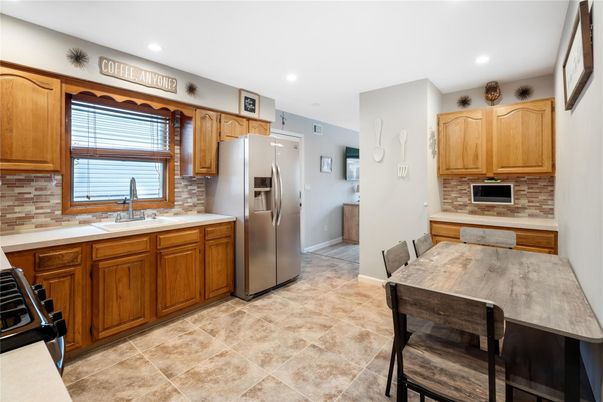 Dining room, Interior, Kitchen, Recessed Lighting