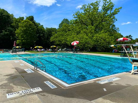 Exterior, Playground, Pool
