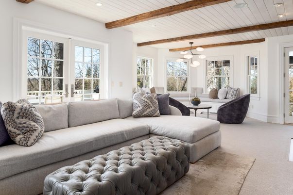 Interior, Living room, Pendant Lights, Recessed Lighting, Wooden Beams
